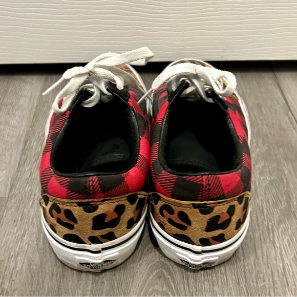 Vans - Picture 3 of 4